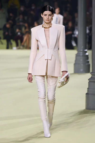 Look 22